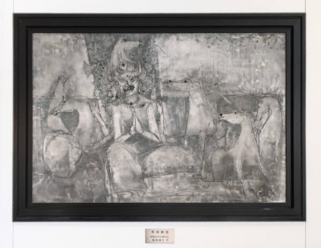 黒く縁取られた凹凸のある額縁